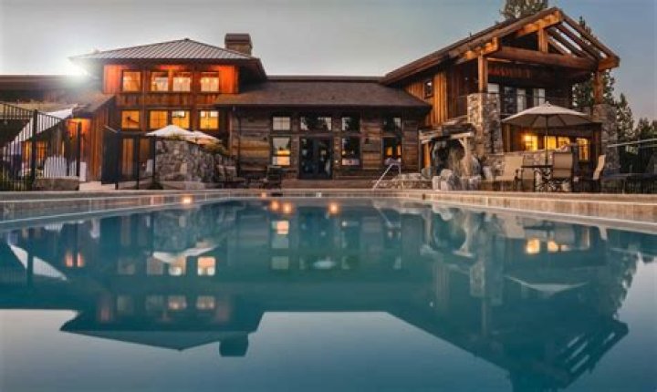 How Many Homes Does Richard Branson Own?